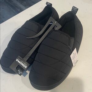 Men’s slippers NWT size XL 12-13